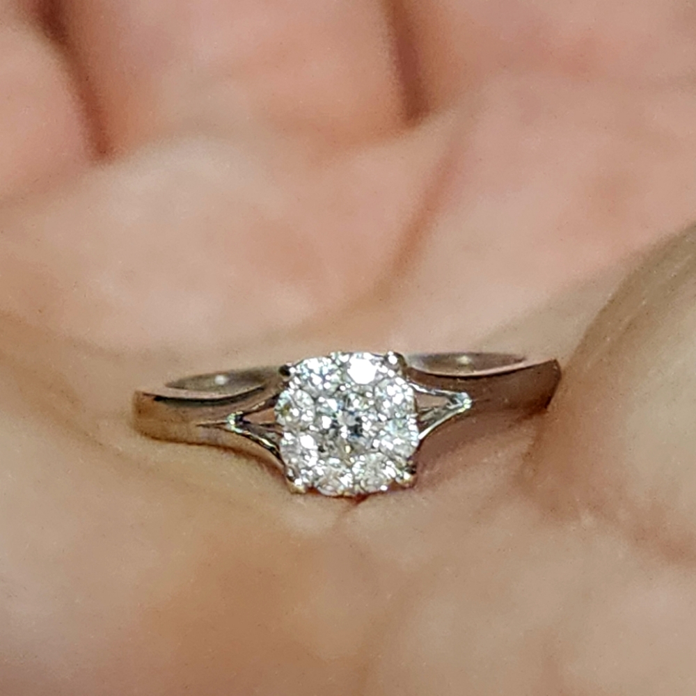10k white gold diamond ring size 7